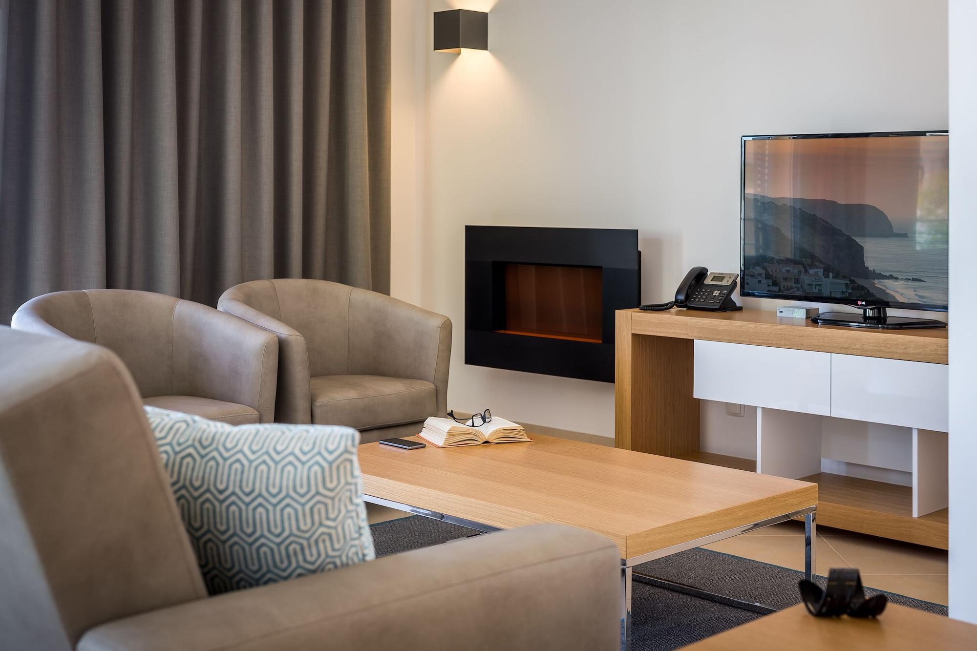 Nau Salema Beach Village 외부 사진